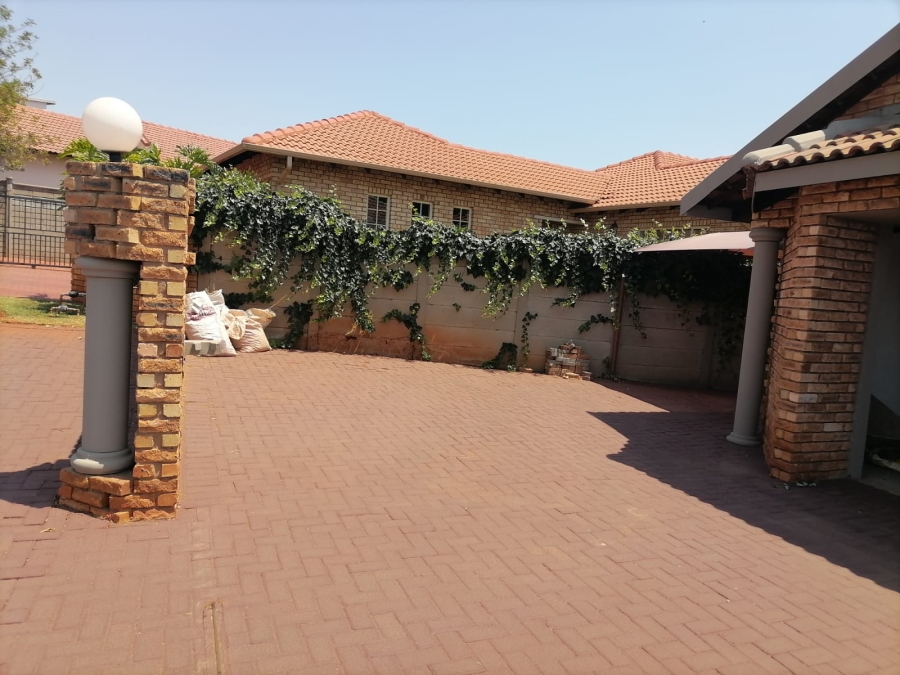 4 Bedroom Property for Sale in Safari Gardens North West